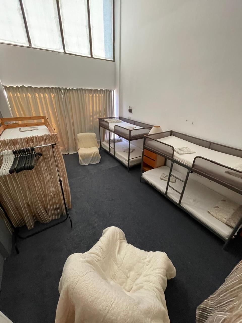 Premium Hostel Marina Paphos Bagian luar foto