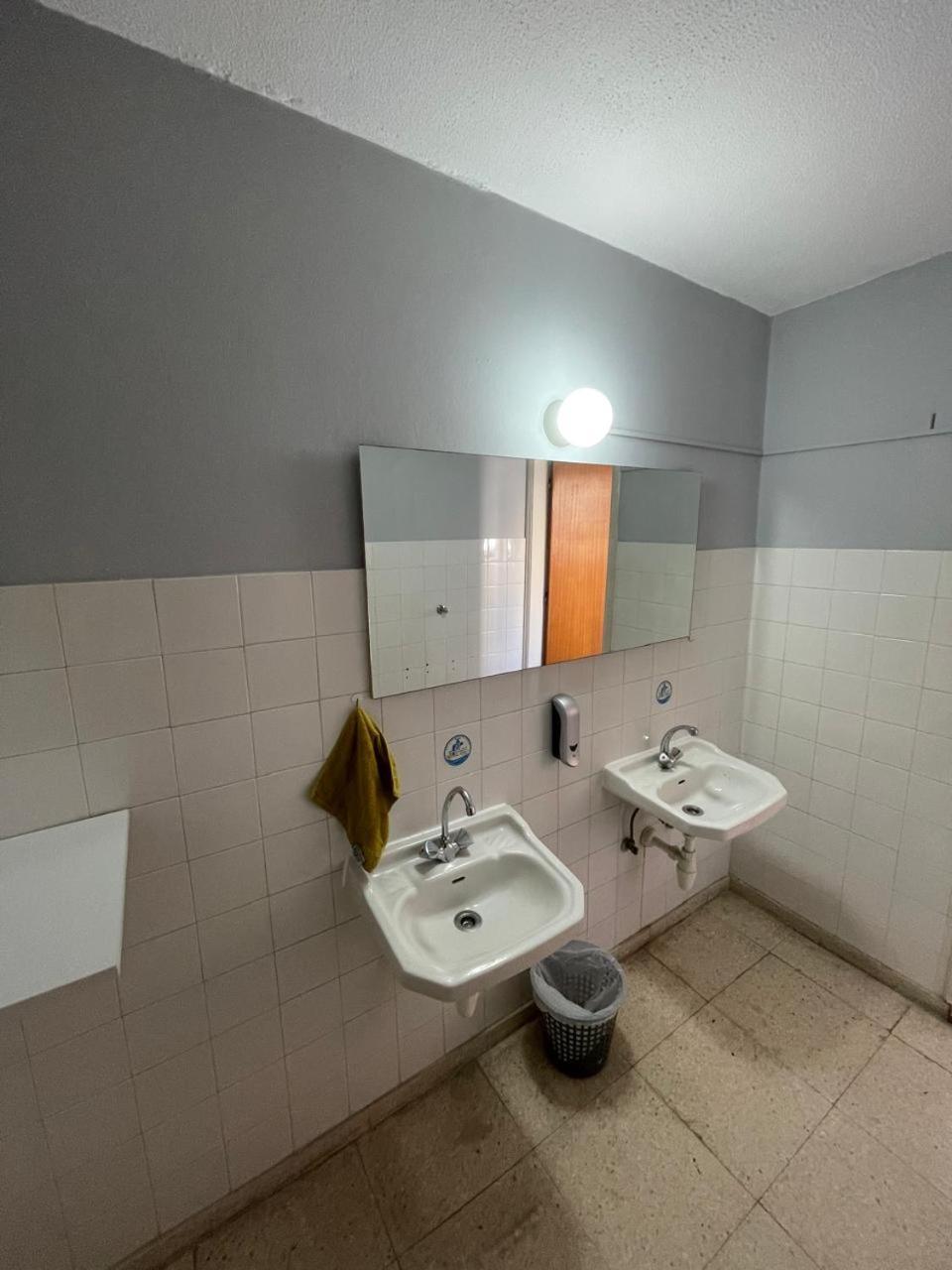 Premium Hostel Marina Paphos Bagian luar foto