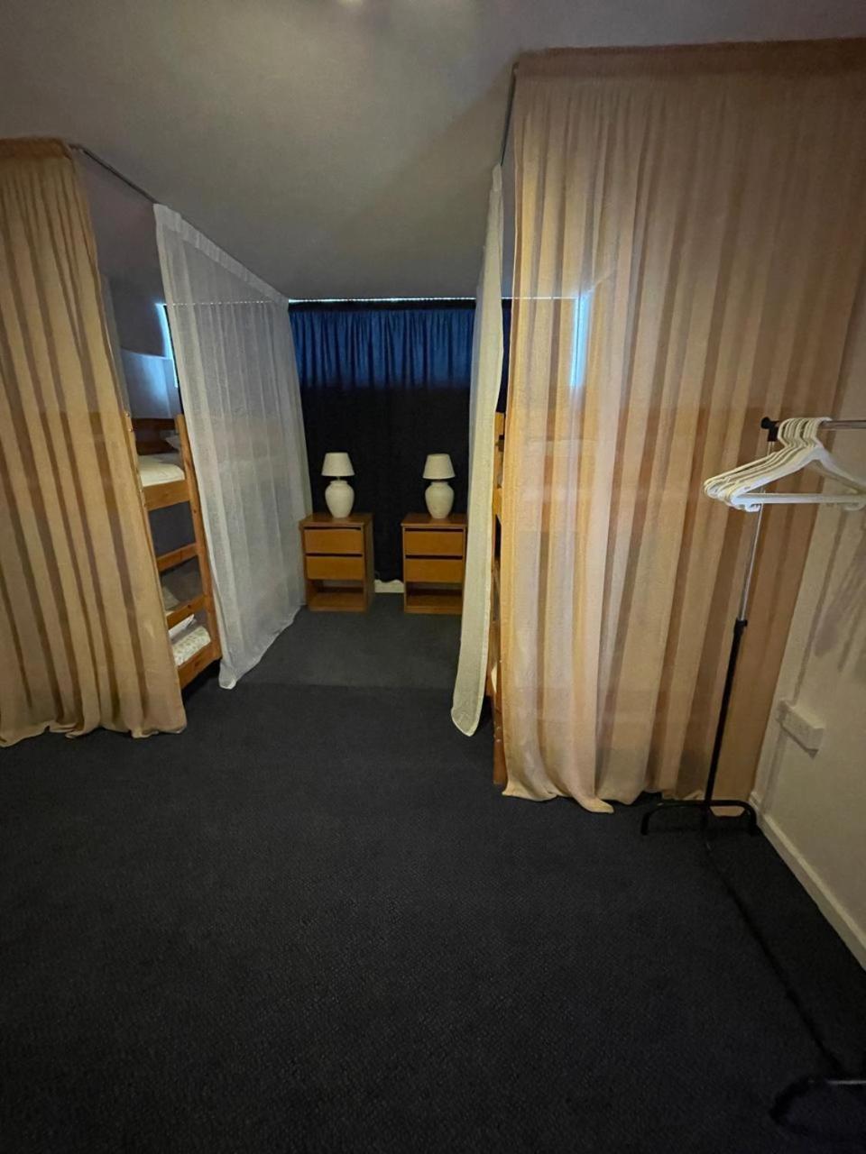 Premium Hostel Marina Paphos Bagian luar foto