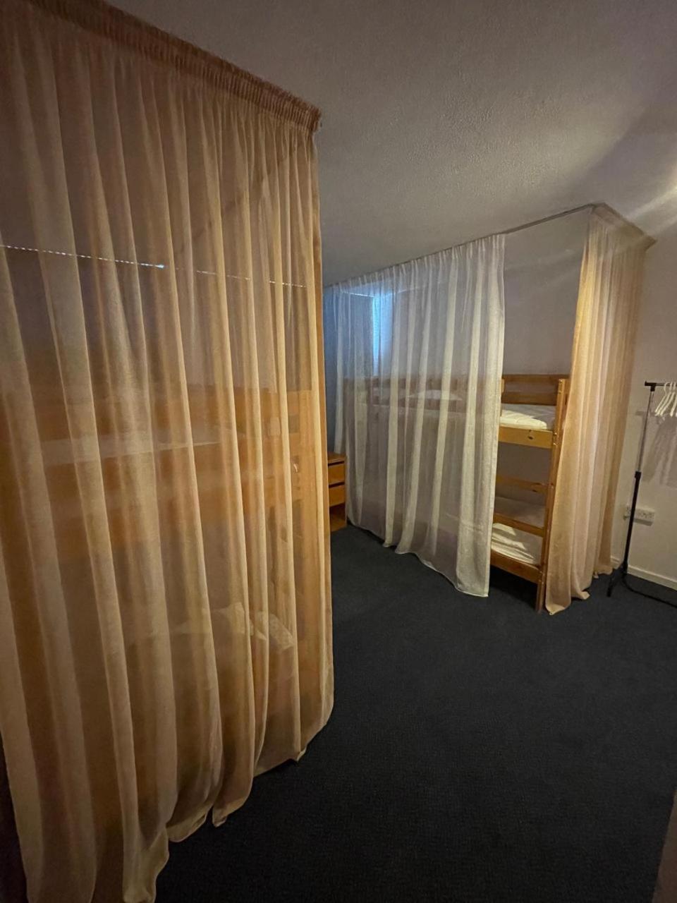 Premium Hostel Marina Paphos Bagian luar foto