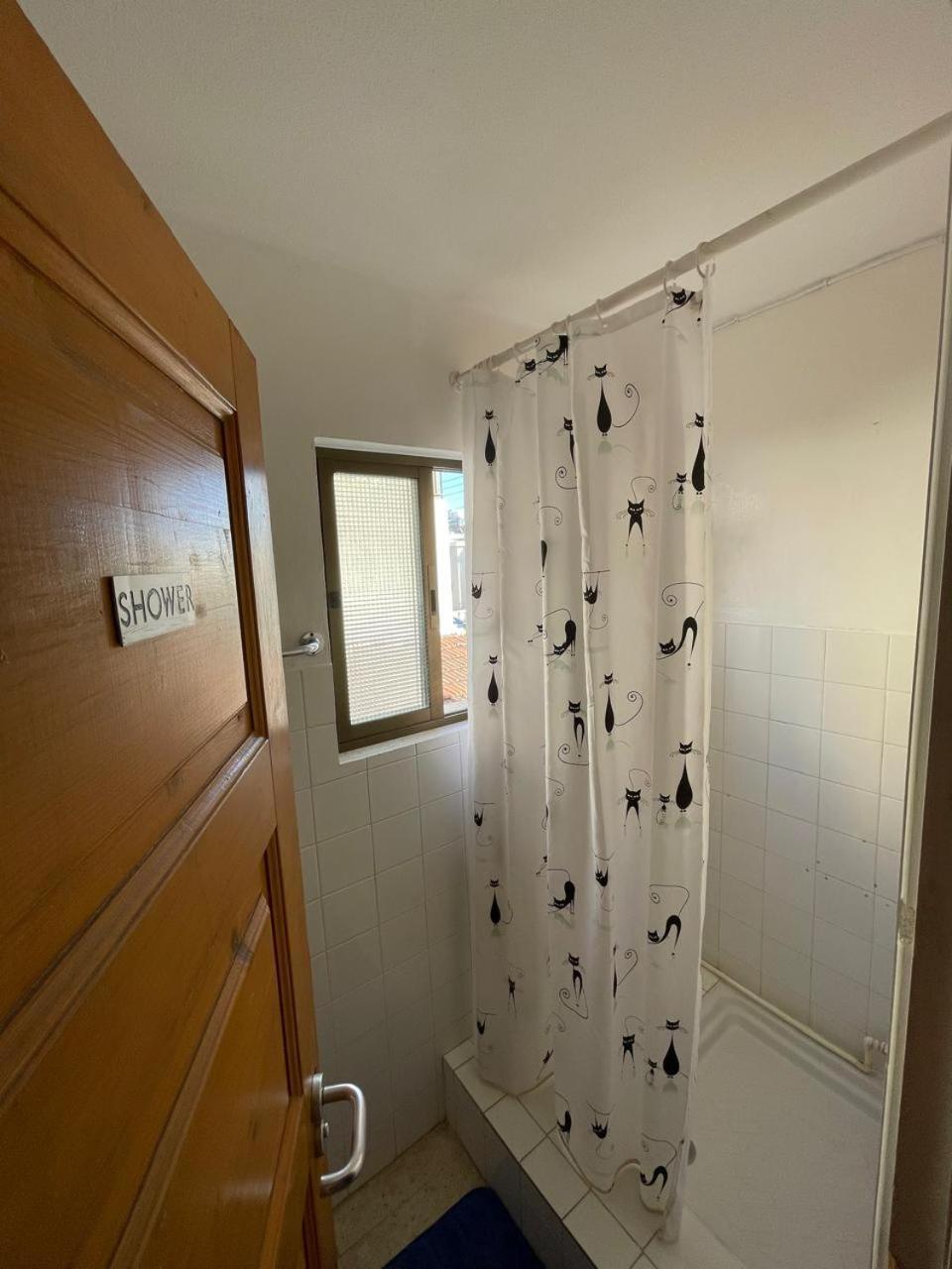 Premium Hostel Marina Paphos Bagian luar foto